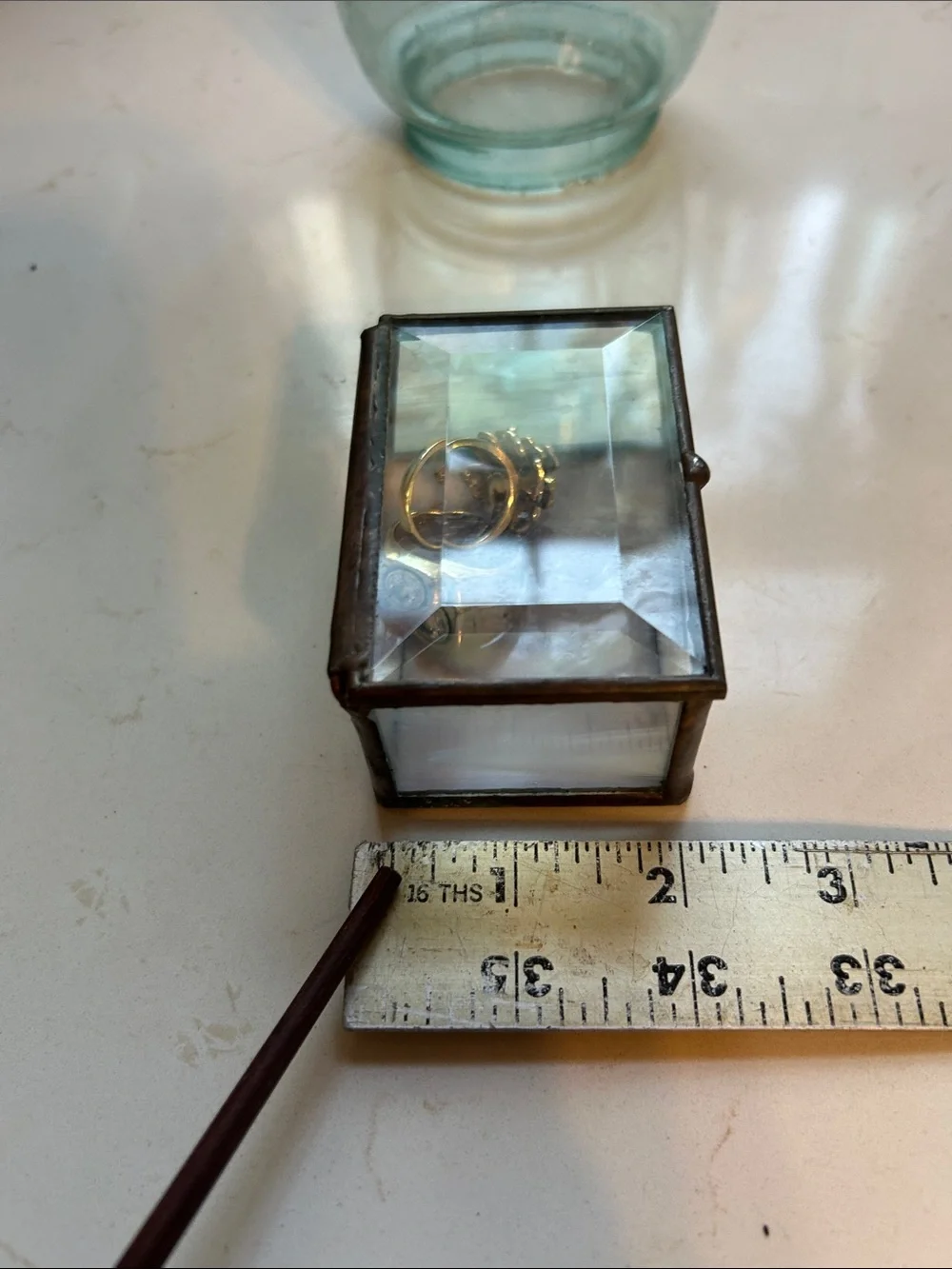Glass trinket or jewelry box